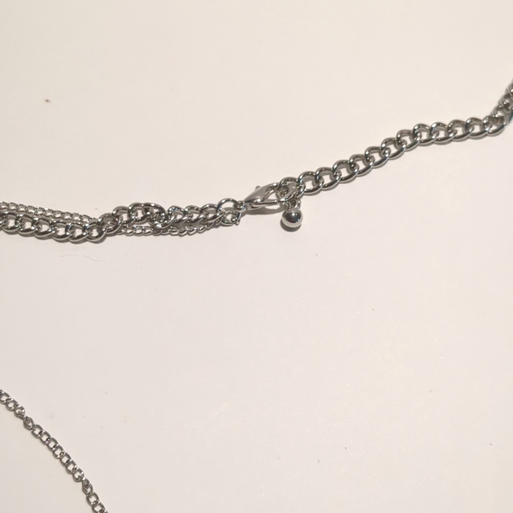 🟣Silver and Crystal Layered Necklaces with Intricate Charm - Picture 6 of 8